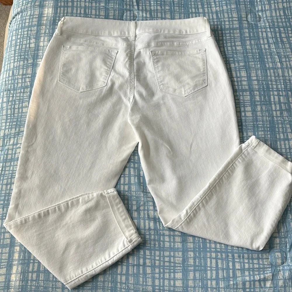 Apt. 9 Women's White Cuffed Capri Jeans Size 12 - Picture 10 of 10